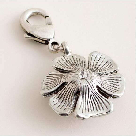 Chico's Dami Flower Charm Demure Lovely NWT Retro Feminine - Picture 9 of 9